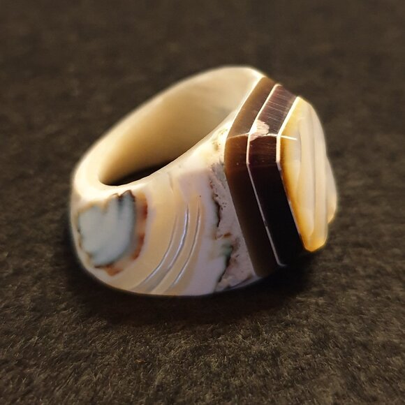 Rare Vintage Hand-Carved Mother of Pearl Seashell Inlay Signet Ring - Picture 3 of 12